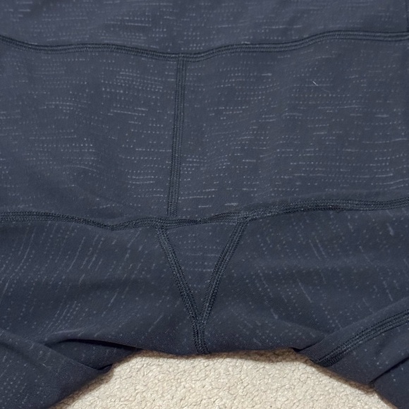 Lululemon time to sweat crops size 12 euc - Picture 5 of 6